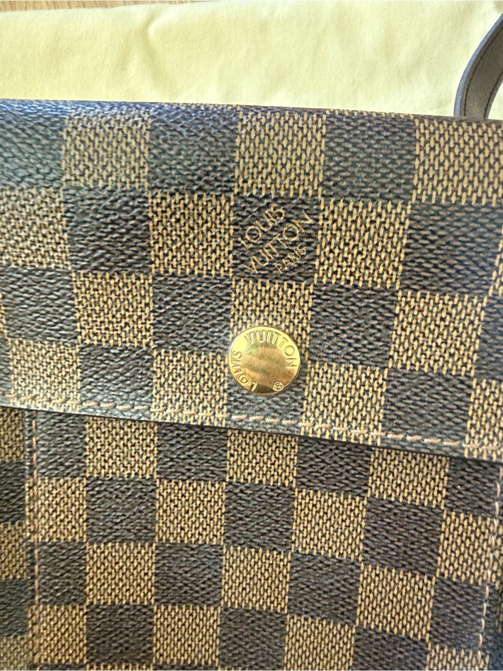 Louis Vuitton Damier Ebene Crossbody Bag - Picture 8 of 11